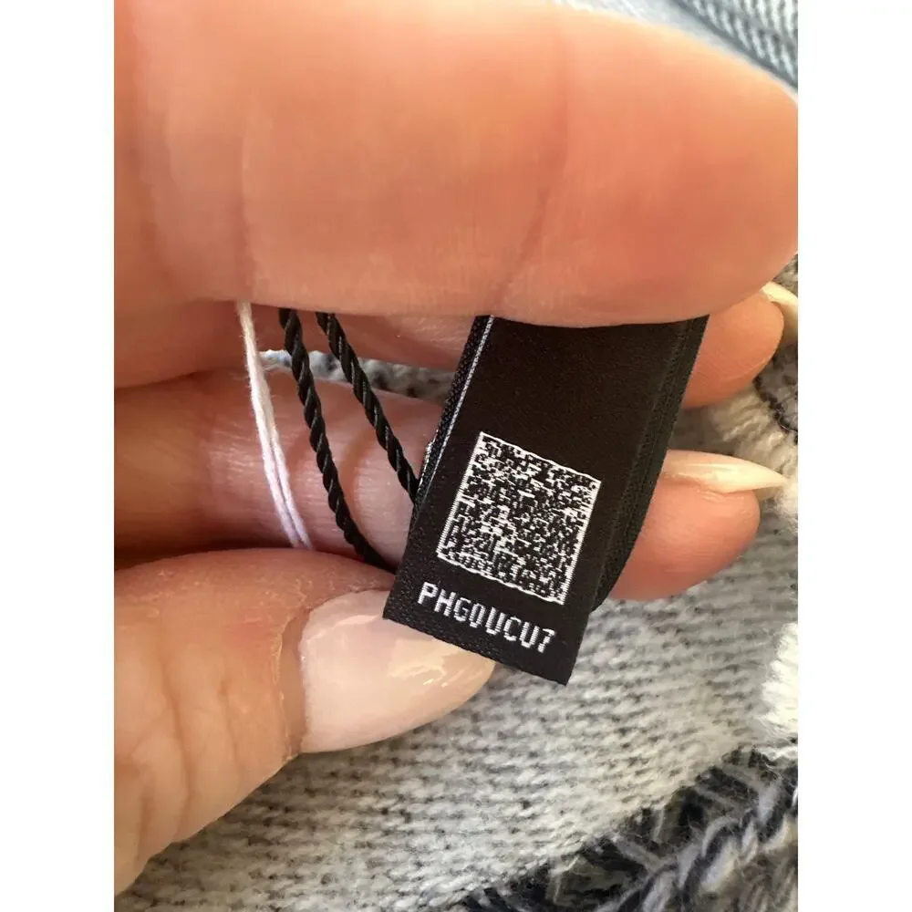 NWT Chanel Traveling Rug Wrap Wool Cashmere Blend